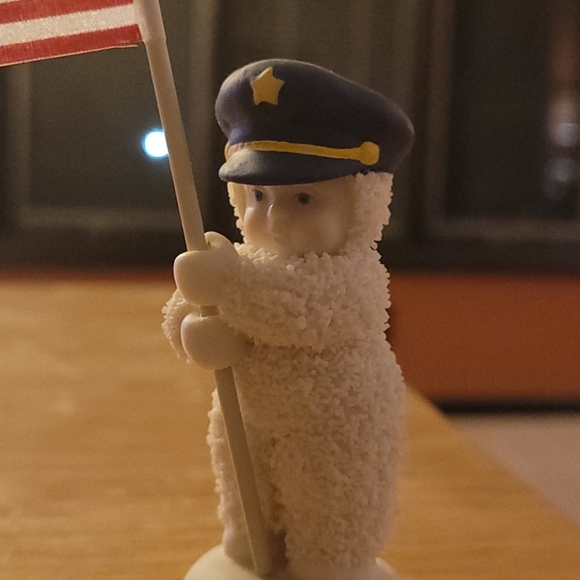 Department 56 Snowbabies "TO PROTRCT YOU" figurine - Picture 4 of 4